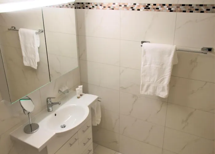 아파트 Modern With Sauna *